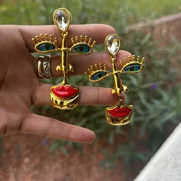 Eye See Love Earing Set - Picture 6 of 17